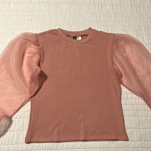 Women’s H&M size L dusty rose blouse. Brand new!